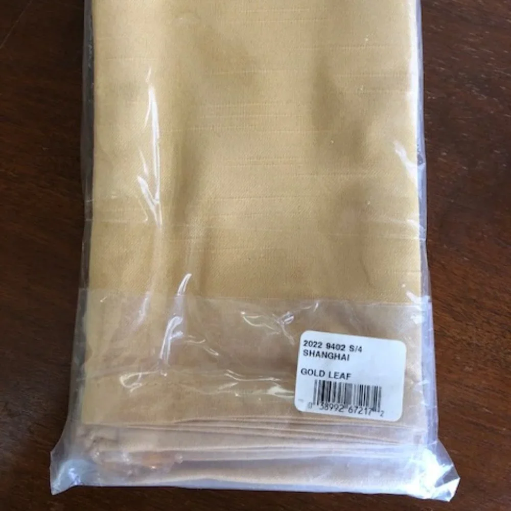WATERFORD Linens Shanghai Gold Leaf Beaded Napkins 4